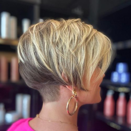 Short Sliced Hairstyle with Nape Undercut