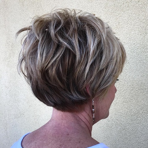 Short Layered Hairstyle With Highlights