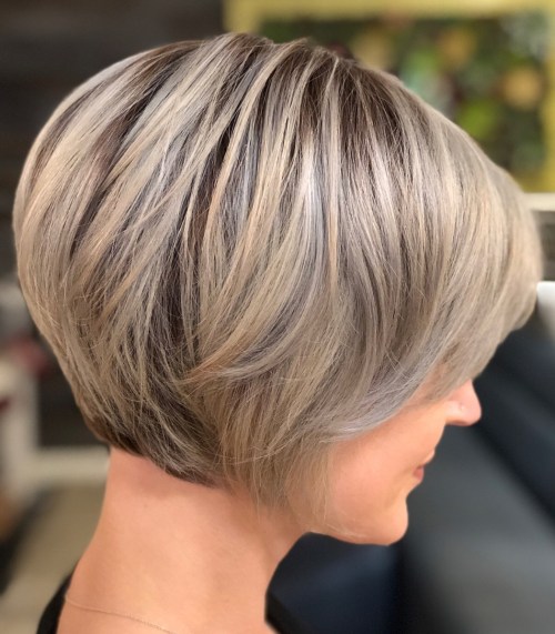 Side-Parted Creamy Blonde Pixie Bob