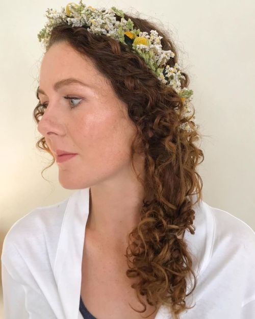 Romantic Hairstyle for Curly Hair