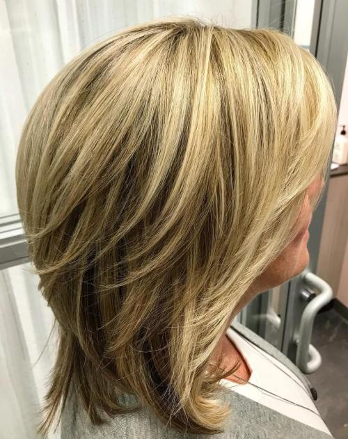 Shoulder-Length Layered Blonde Hairstyle