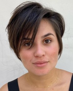 32 Stunning Ways to Style a Pixie Cut for Round Faces