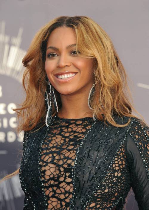 Beyonce long hairstyle