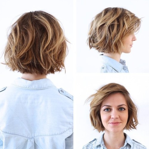 Wavy Messy Bob With Blonde Highlights