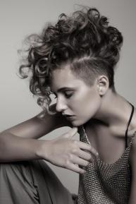 25 Exquisite Curly Mohawk Hairstyles for Girls and Women